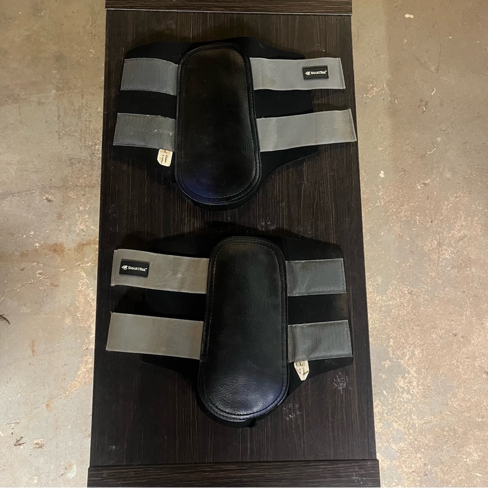 SmartPak Brushing Boots